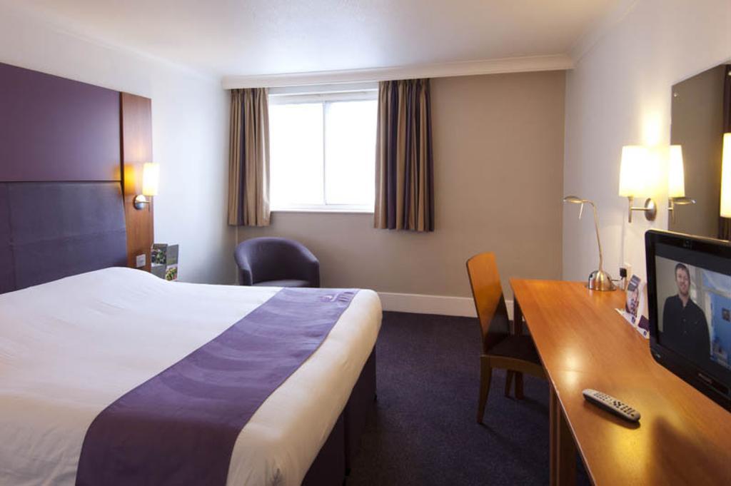 Premier Inn Cardiff Roath المظهر الخارجي الصورة