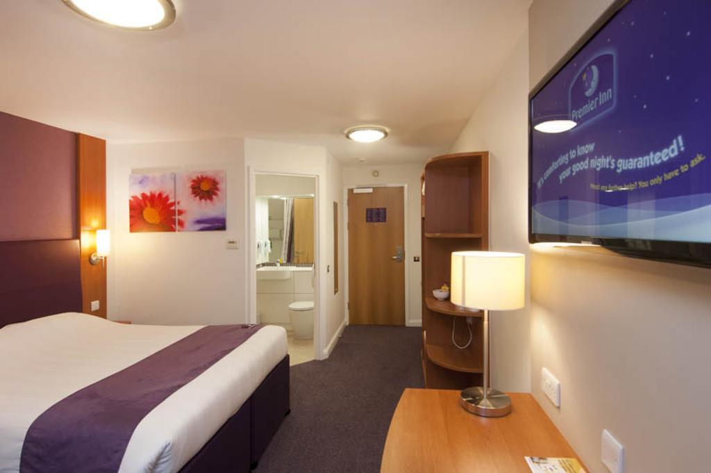 Premier Inn Cardiff Roath المظهر الخارجي الصورة