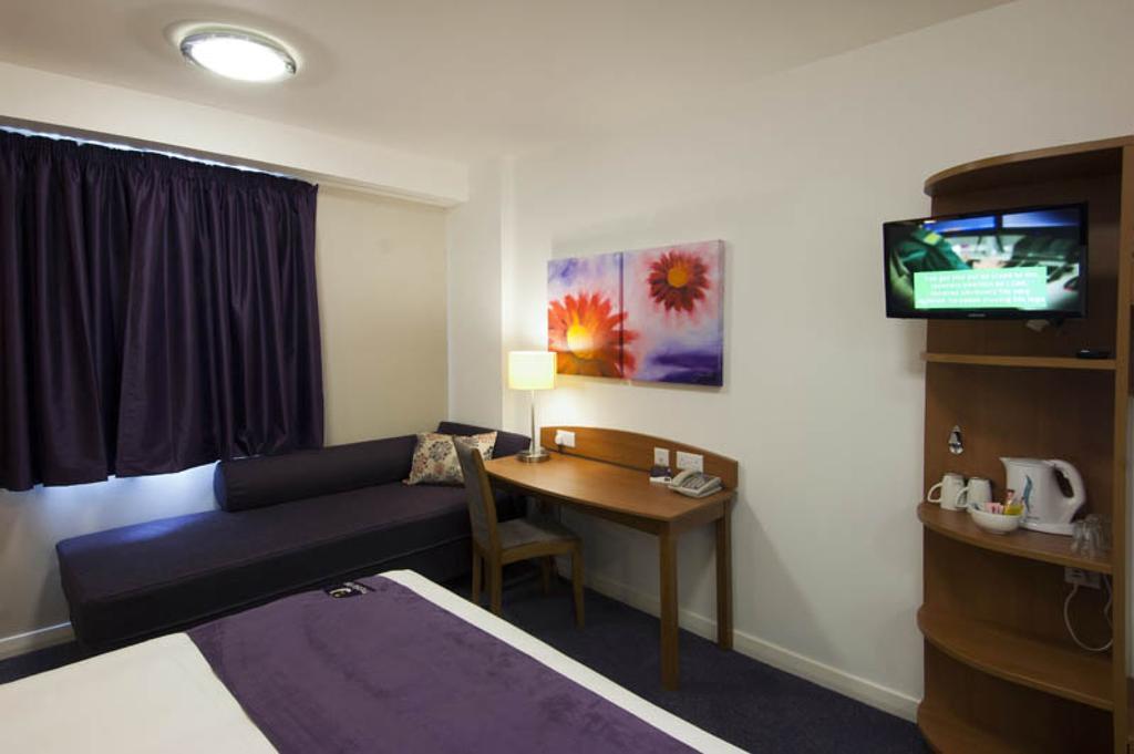 Premier Inn Cardiff Roath المظهر الخارجي الصورة