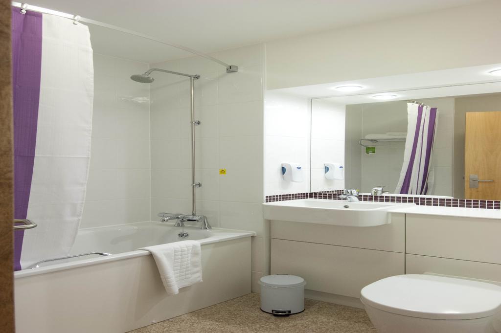 Premier Inn Cardiff Roath المظهر الخارجي الصورة